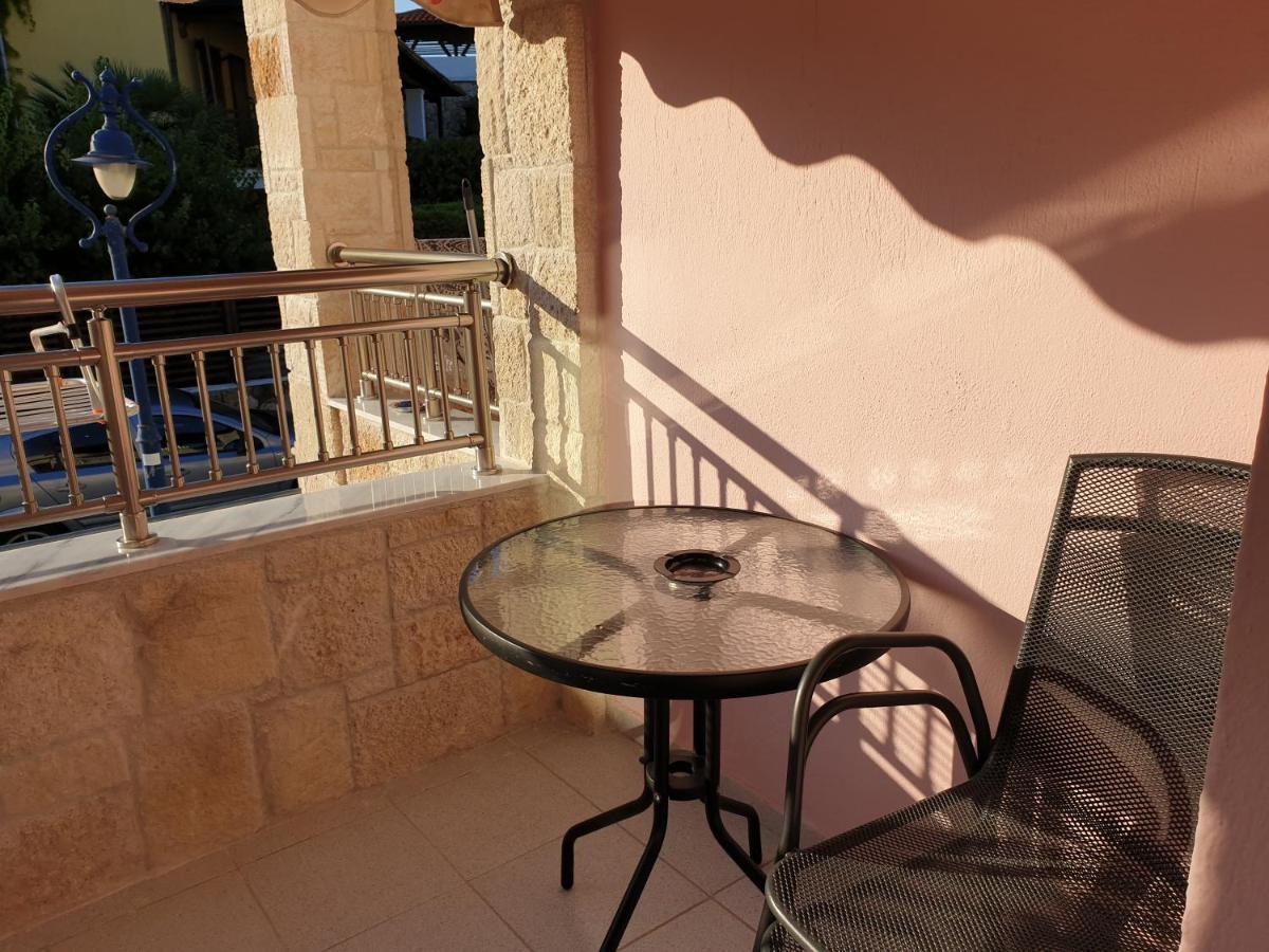 Fouli House Aparthotel Пефкохори Екстериор снимка